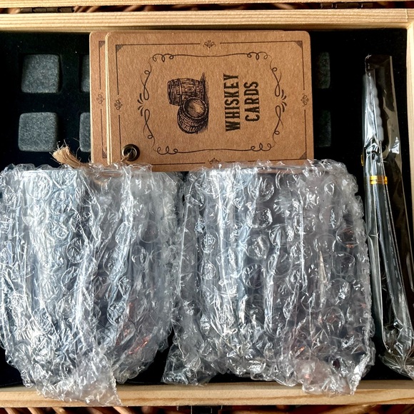 NWT Fine Whiskey / Gift Set / OakSea / 2 Glasses / 8 Stone Cubes - Picture 6 of 7